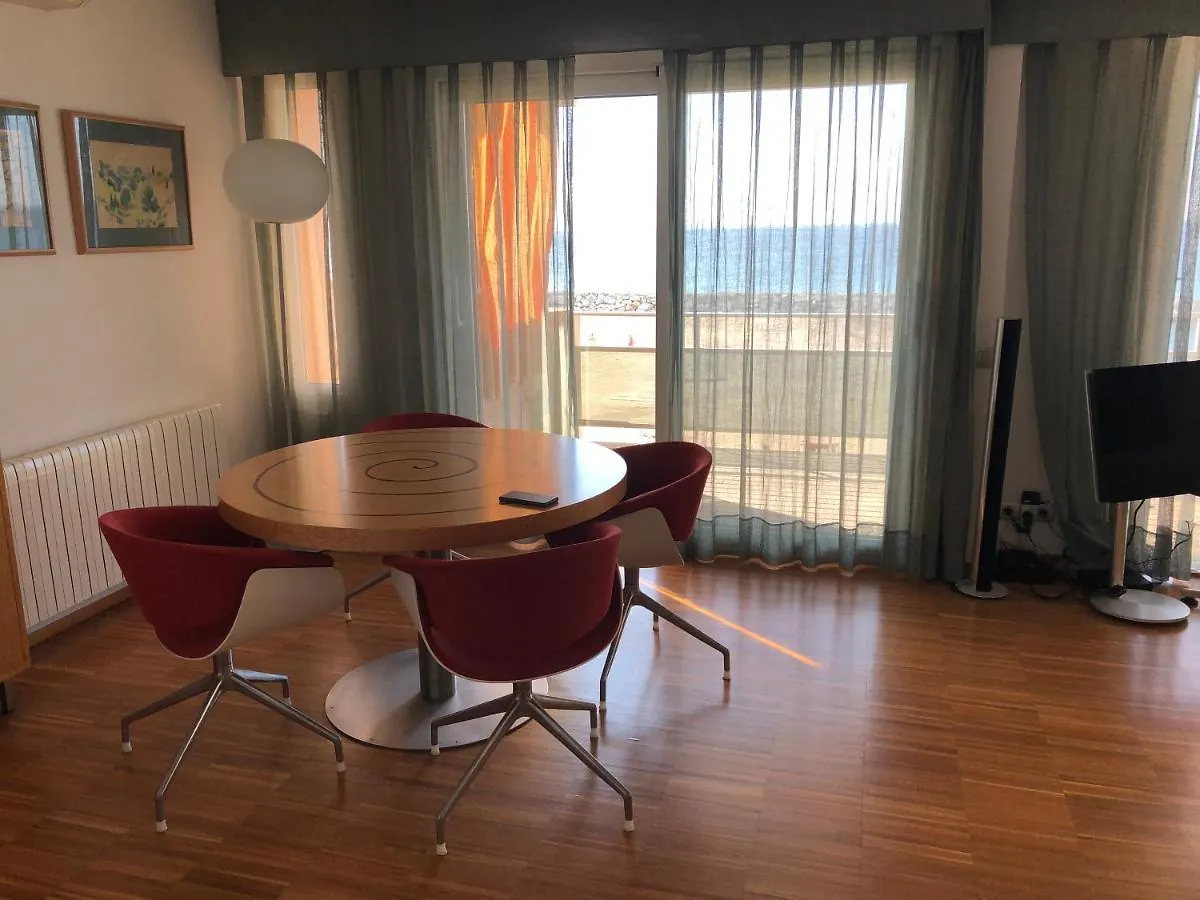 Apartamento En 1ª Linea De Mar Con Excepcionales Vistas A La Bahia En 산 안토니 드 칼론헤 아파트
